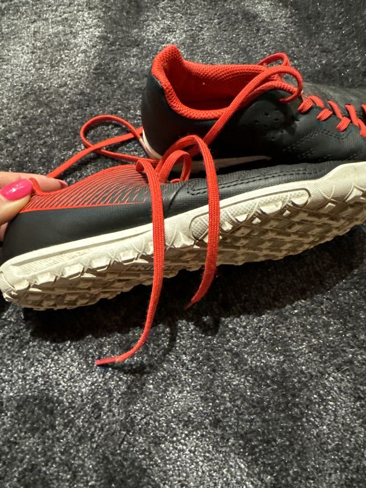 Buty halówki r. 34 Decathlon