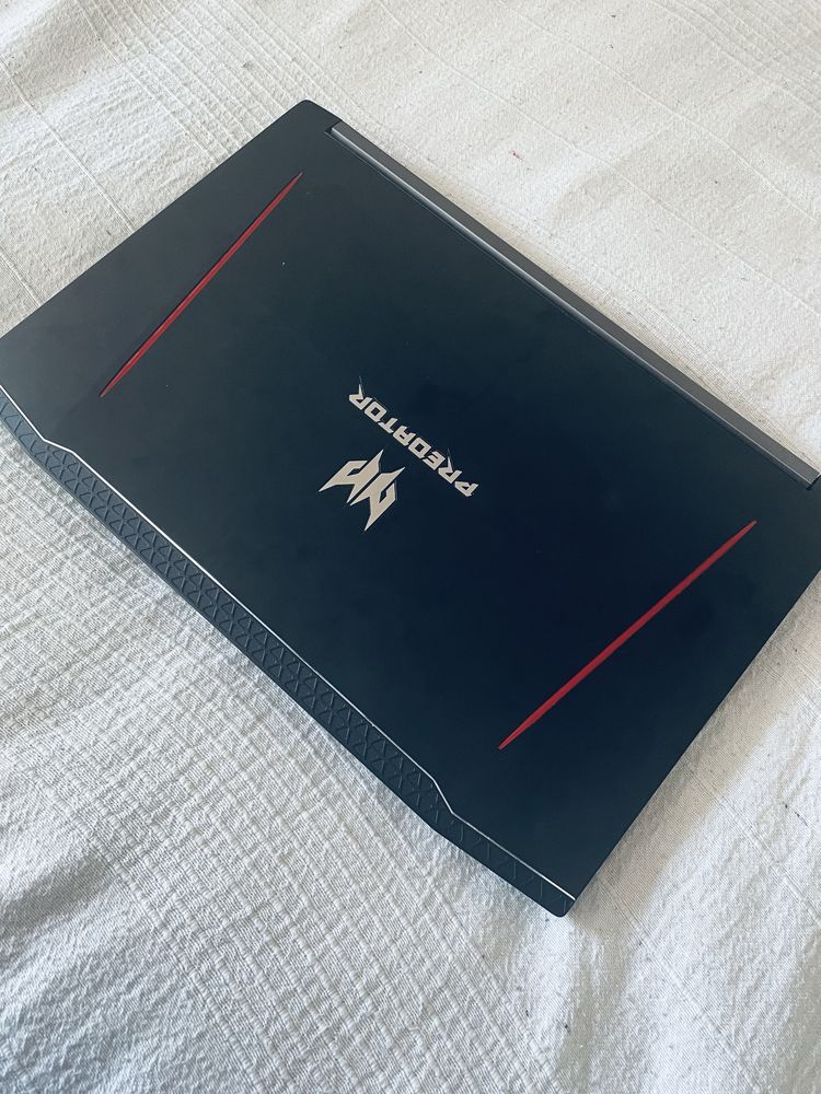 Laptop Acer Predator Helios 300 komputer