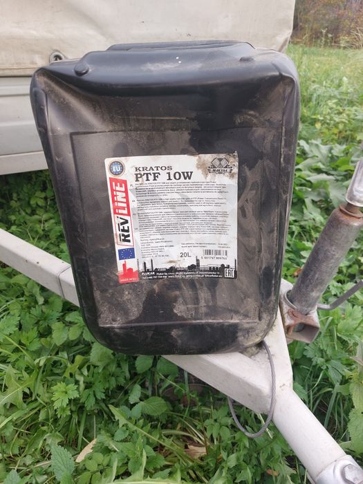 KRATOS PTF 10W гідравлічне масло 20літ.