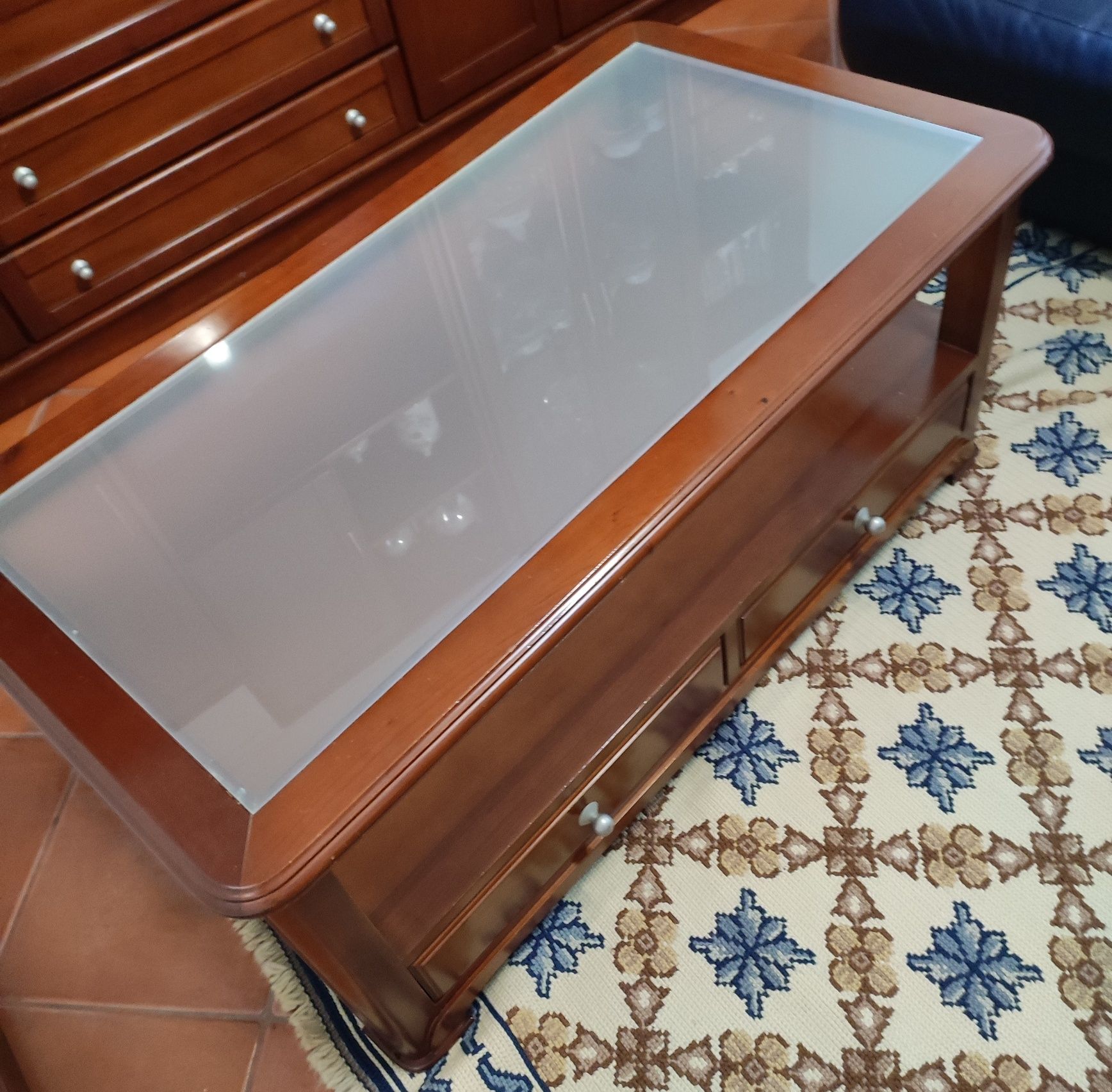 Mesa de sala com vidro