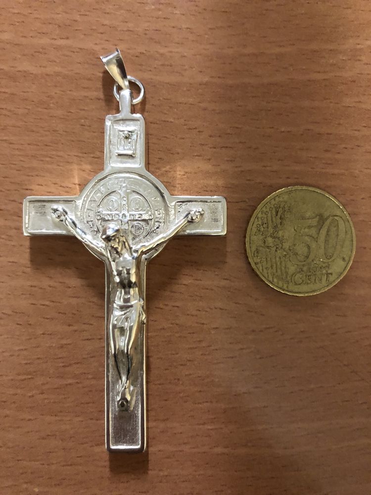 Cruz de Cristo em prata maciça com 50gr e marcas de lei