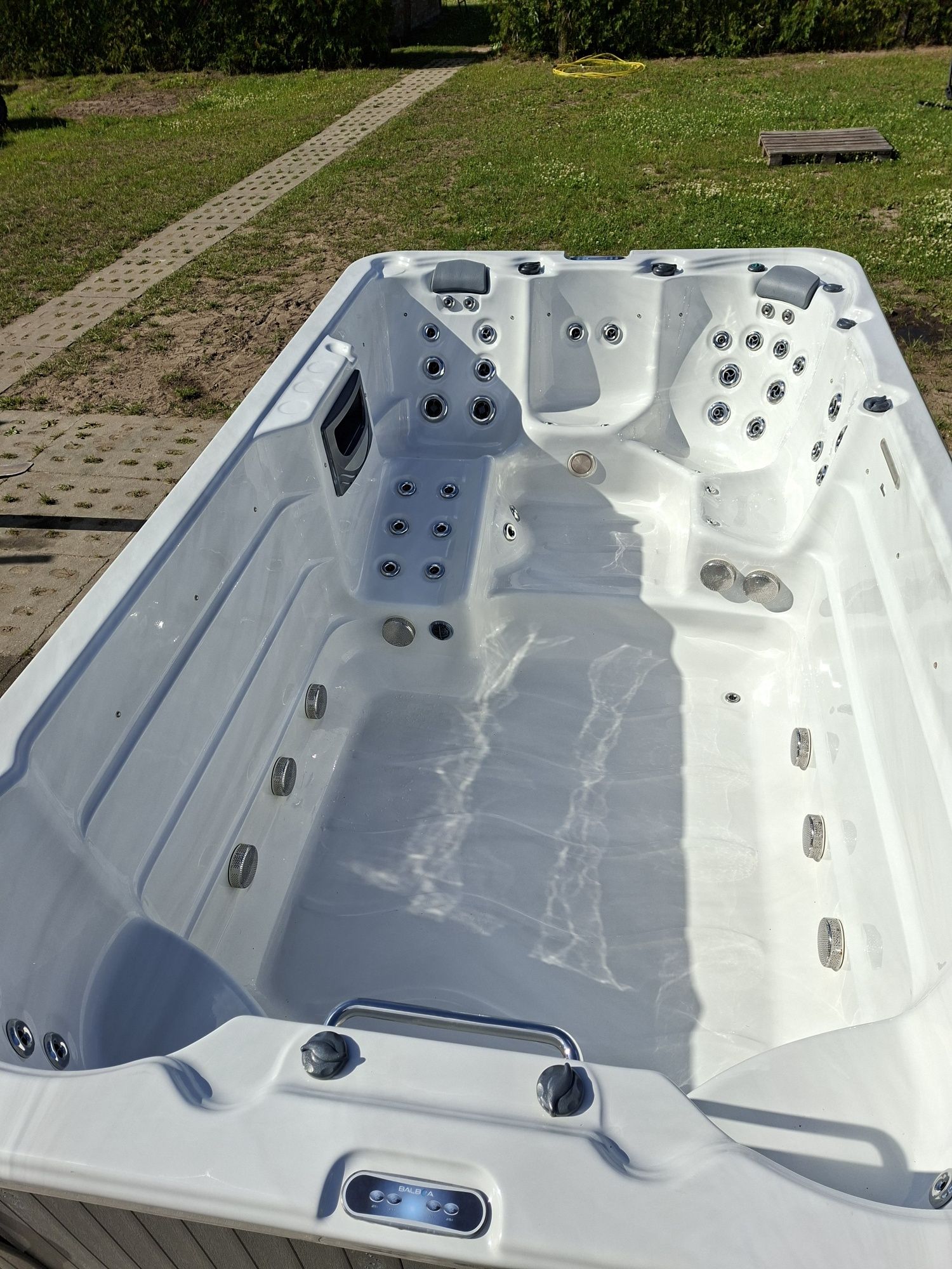 Jacuzzi swim spa