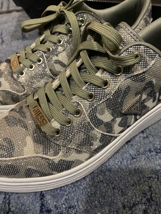 Коосівки GUESS орігінал 27,5 см устілка. Сумка у ПОДАРУНОК