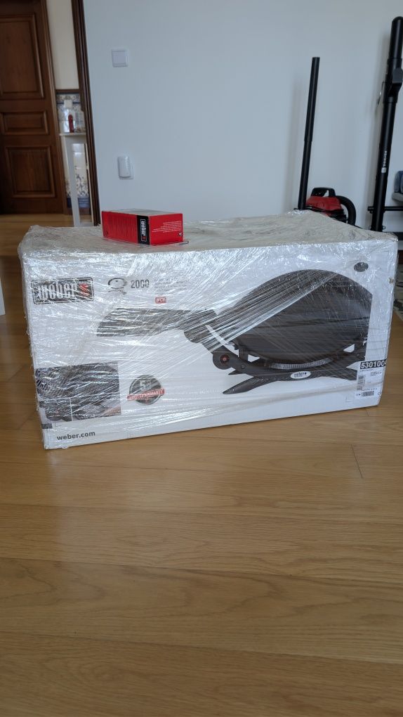 Churrasqueira Barbecue Weber a gás Q2000