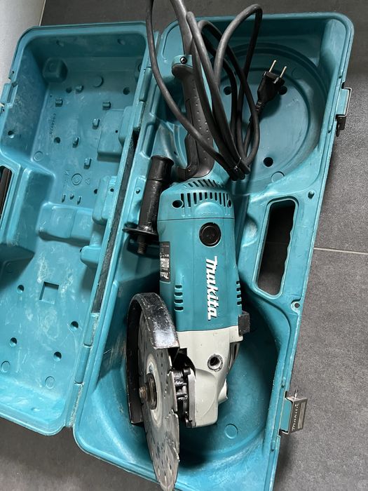 Мережева болгарка 230 круг Makita GA 9020