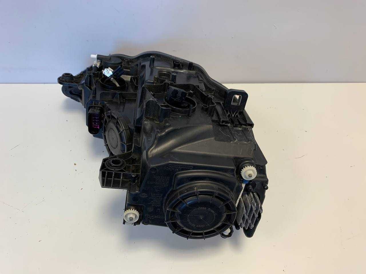 Lewa Lampa Reflektor AUDI A3 S3 8V0 przed lift XENON