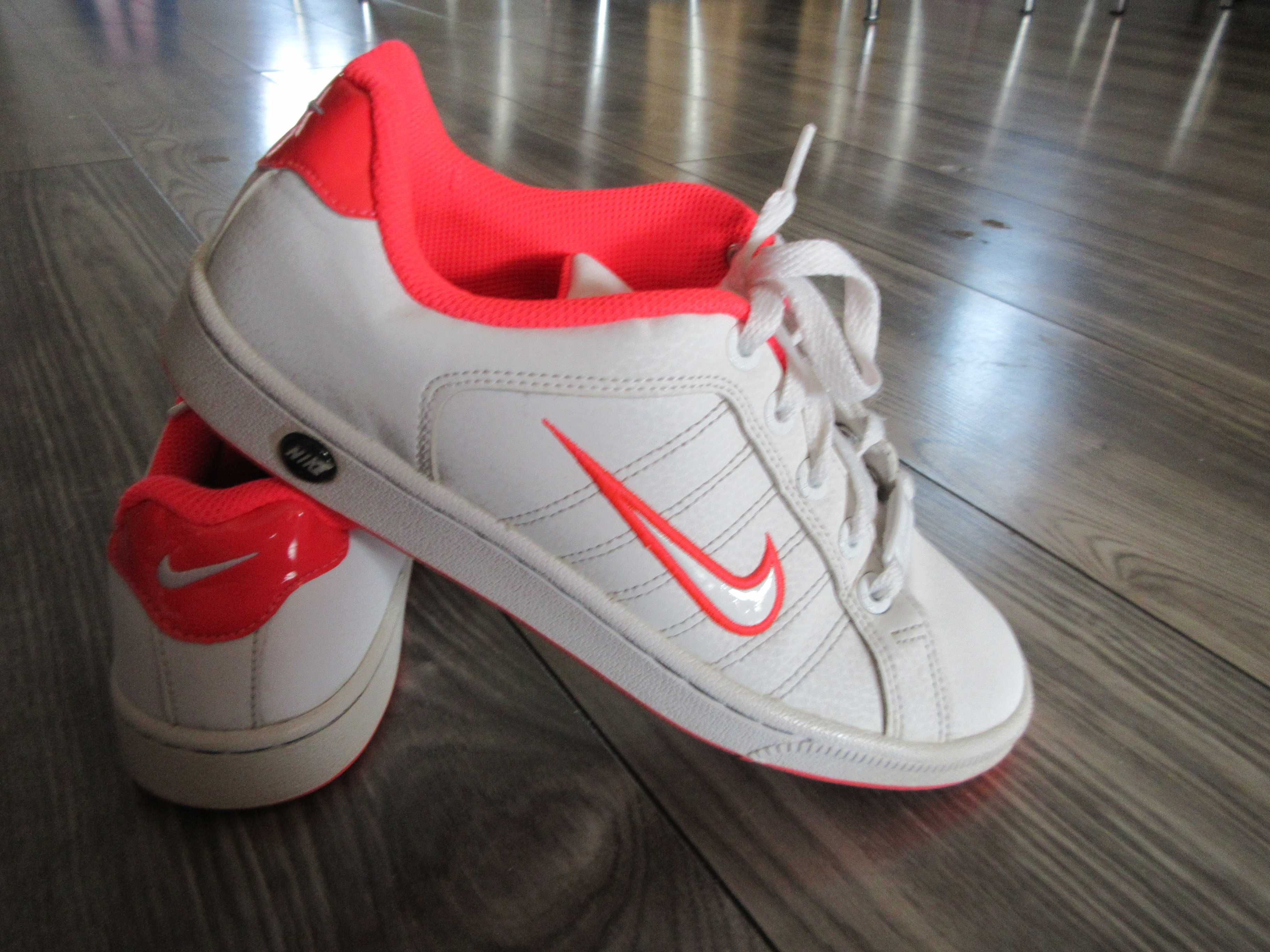 Buty sportowe NIKE damskie roz 37,5