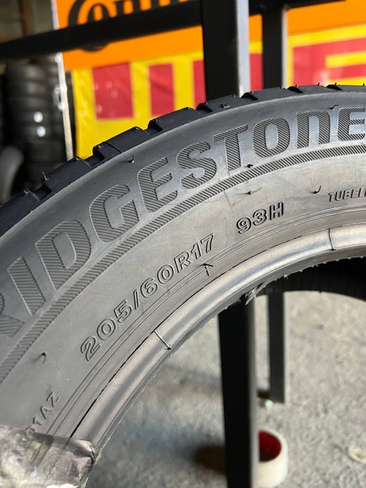 Розпаровка 205/60 r17 93H Bridgestone Blizzak LM001 2019р (153)