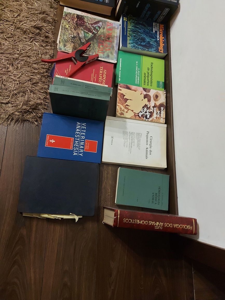 Lote de Livros de veterinaria