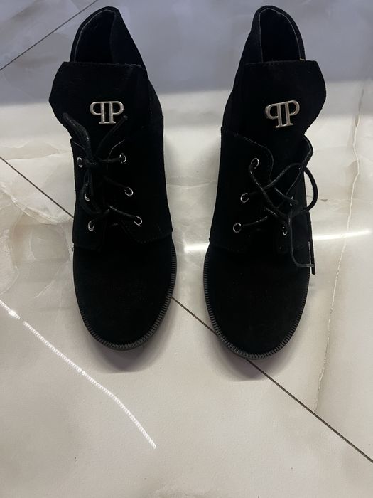 Чорні замшеві черевики 35-36р