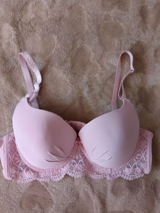 Бюстгальтер, размер чашки В.