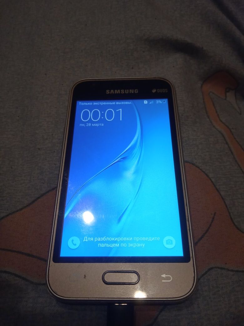 Продам Samsung galaxy j1 mini