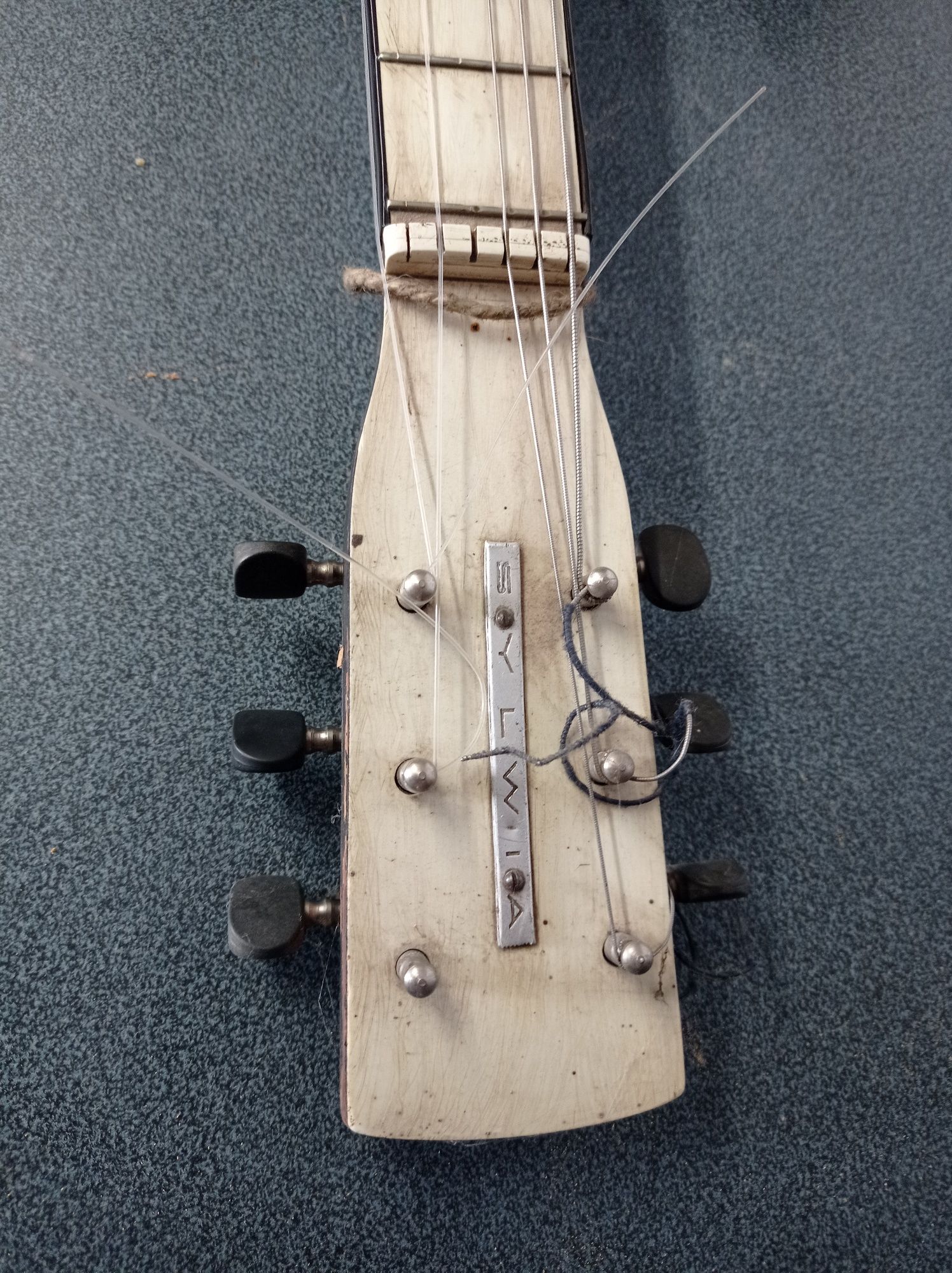 Stara gitara "Sylwia"