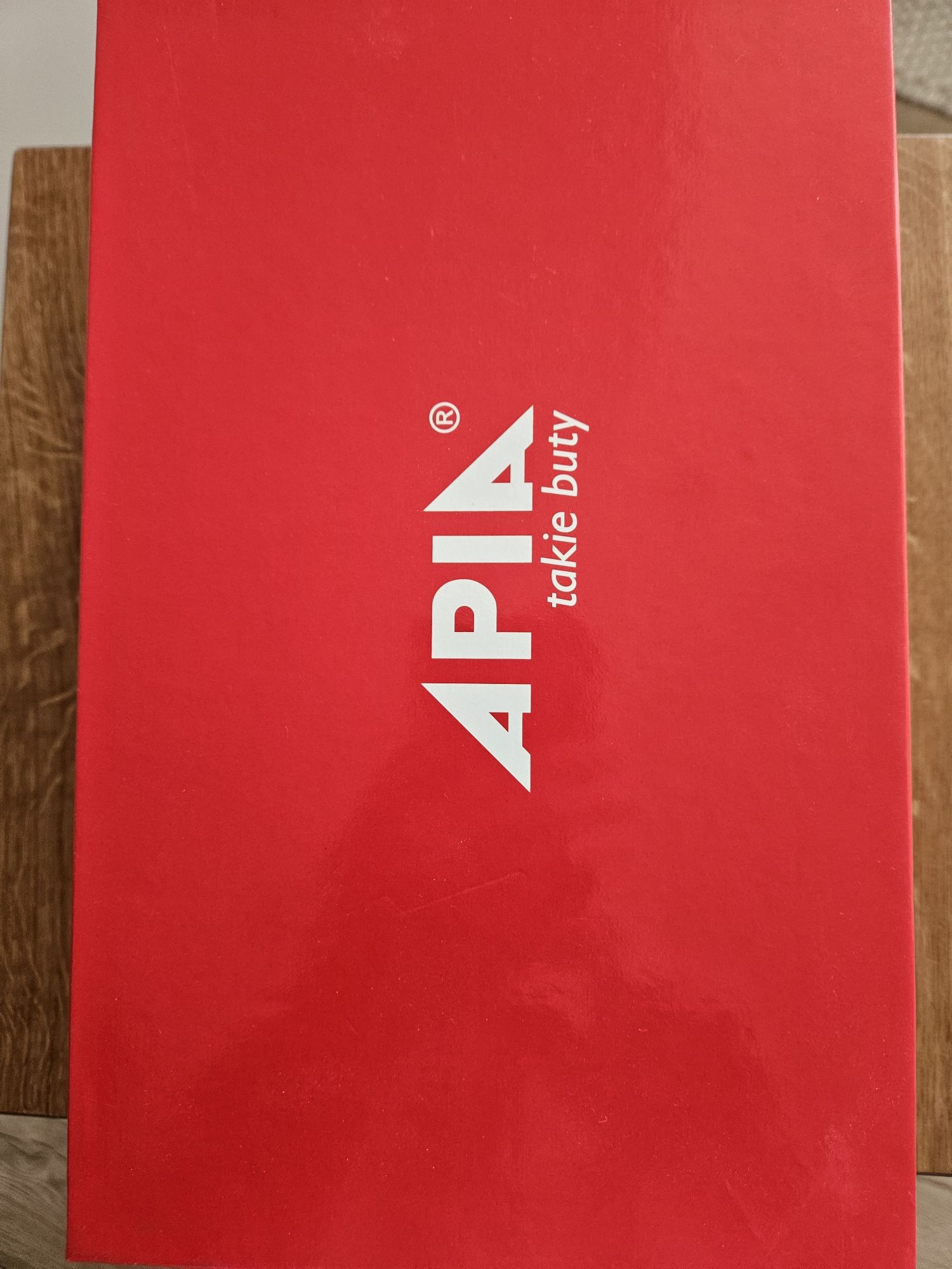 Apia półbuty włoskiej firmy