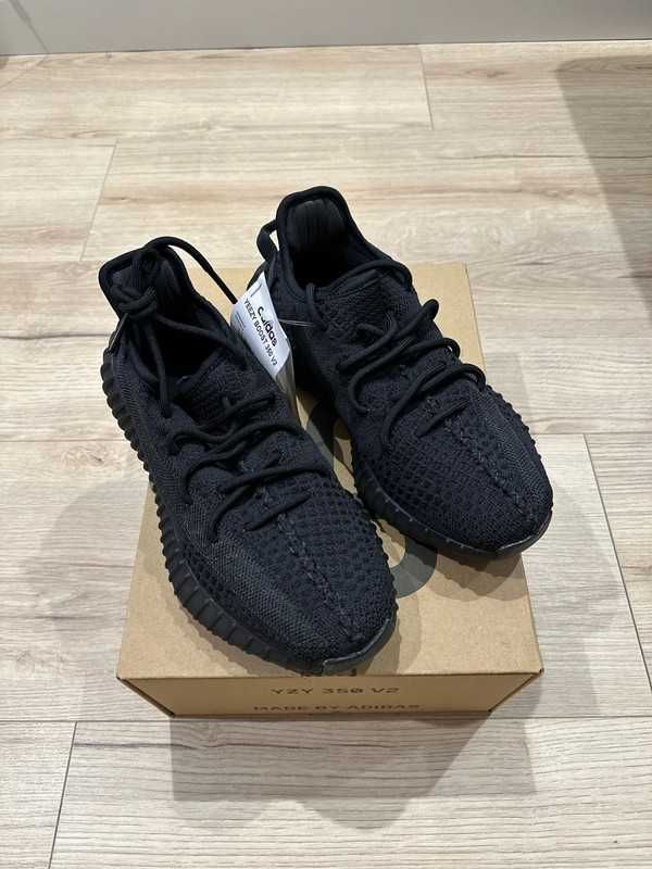 Adidas Yeezy Boost 350 V2 Onyx r. 39 1/3 (US 6 1/2) DSWT