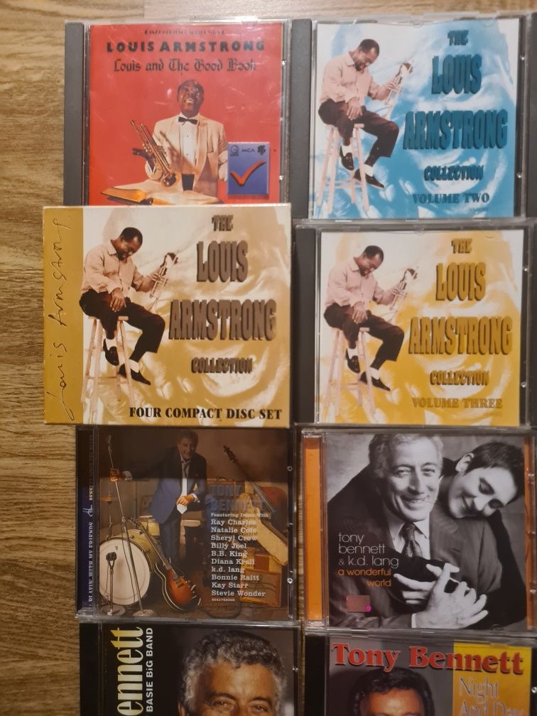 Cd's musica só   Louis Armstrong e Tony Bennett. Alguns cd's ainda por