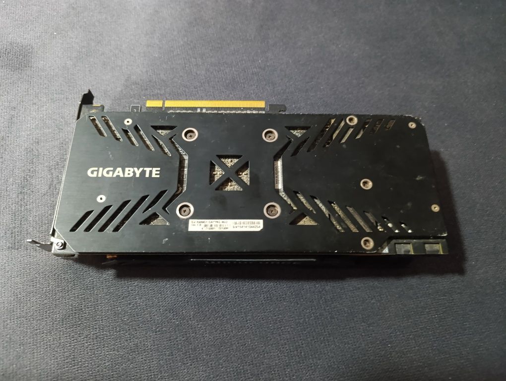 Gigabyte R9 390 gaming 8gb