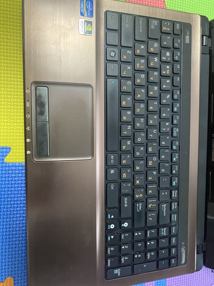 Ноутбук asus привезений з польщі
