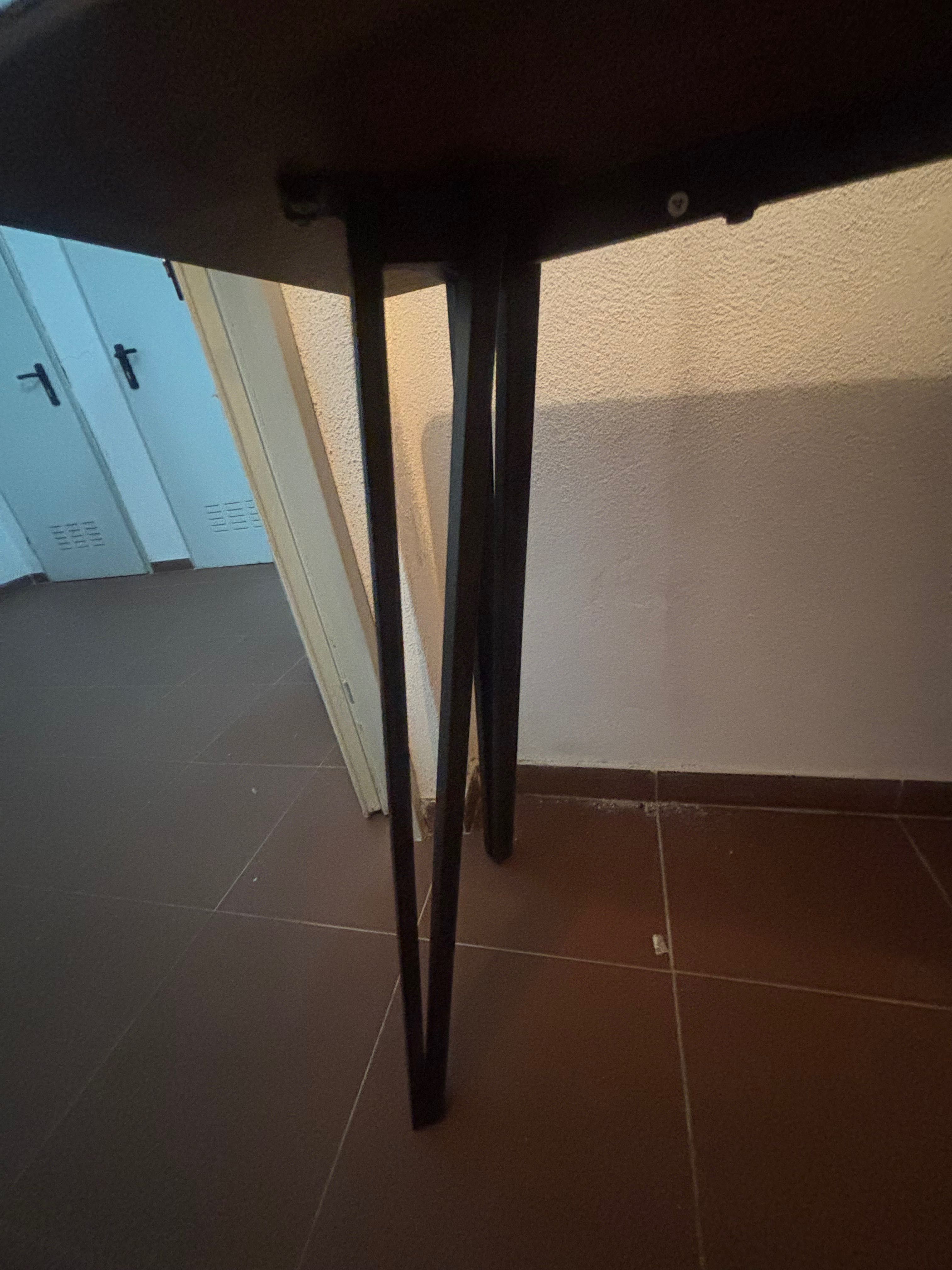 Aparador madeira e ferro 1,20