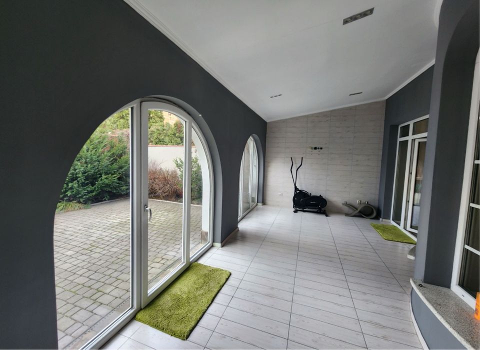 Оренда будинку в 2х хв від центру