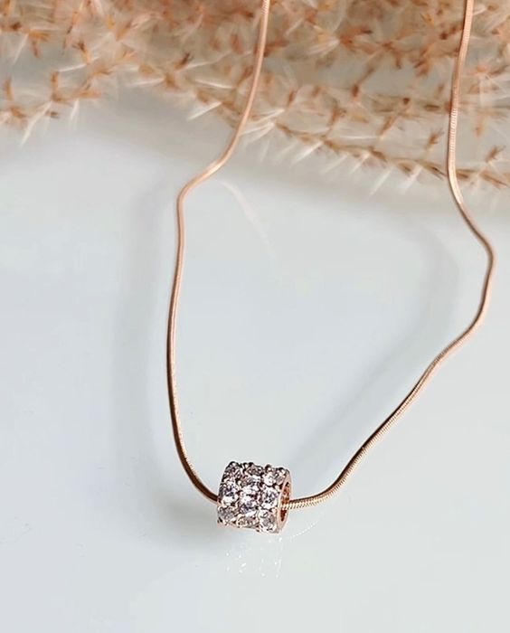 Pozłacany Łańcuszek żmijka z charmsem stal chirurgiczna 316l