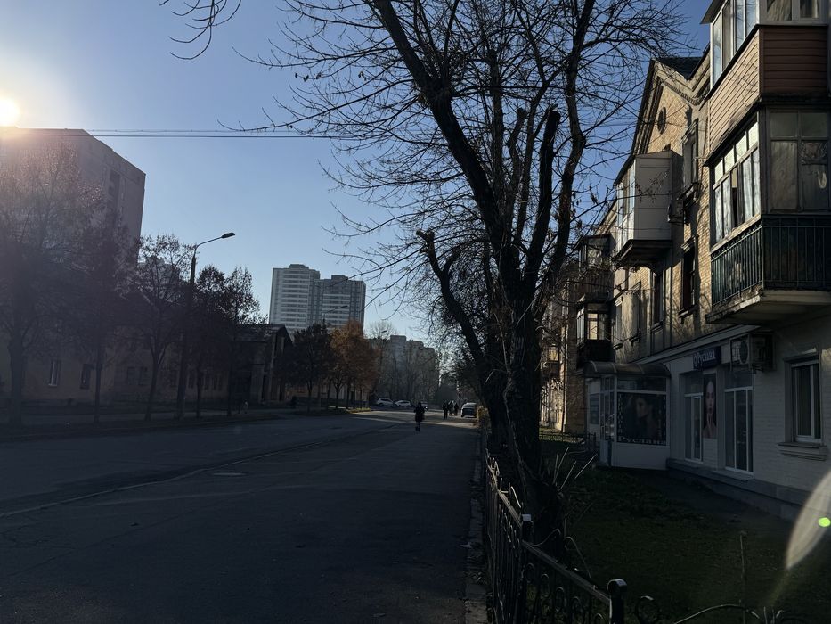 Здам в суборенду фасадне приміщення