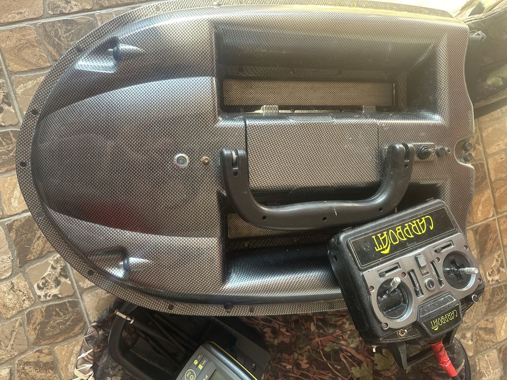 Кораблик для прикормки Carpboat Carbon FD500
