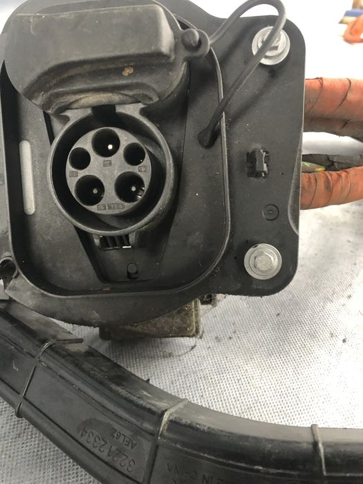 Polestar 2 зарядний порт usa в наявності