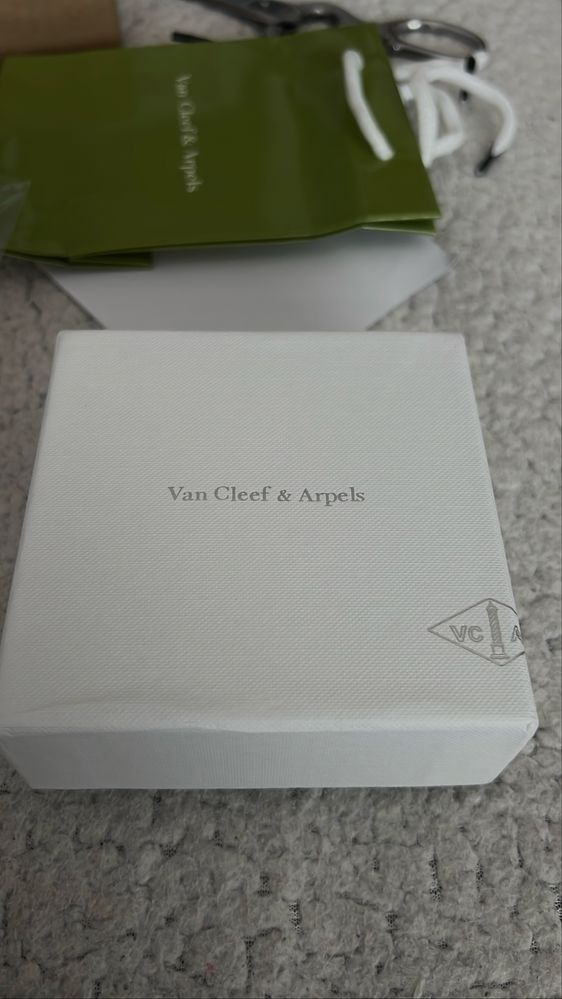Vendo colar VanCleef