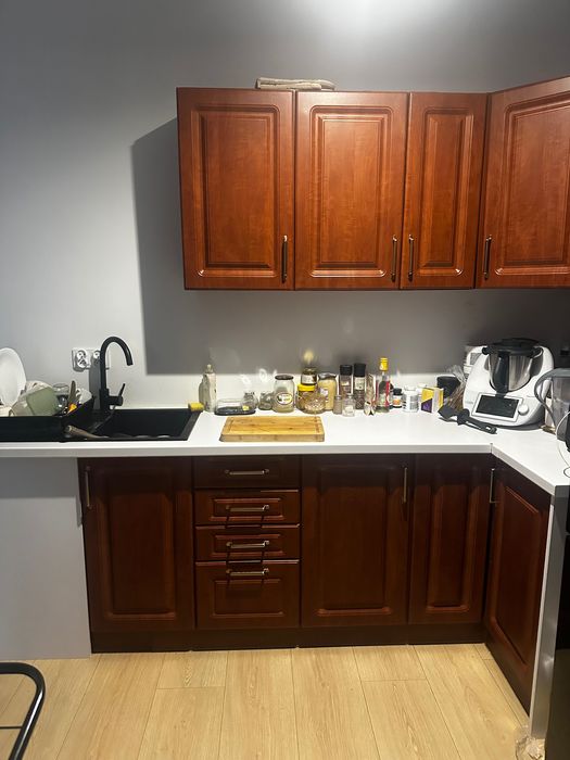 Meble kuchenne wraz z blatem i zlewem