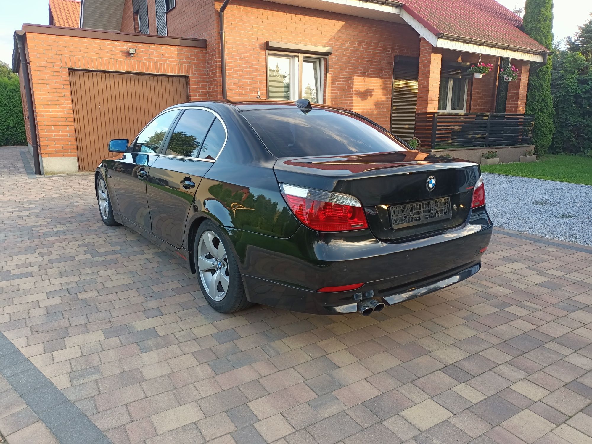 Bmw E60 2.2 benzyna 170 KM czarna