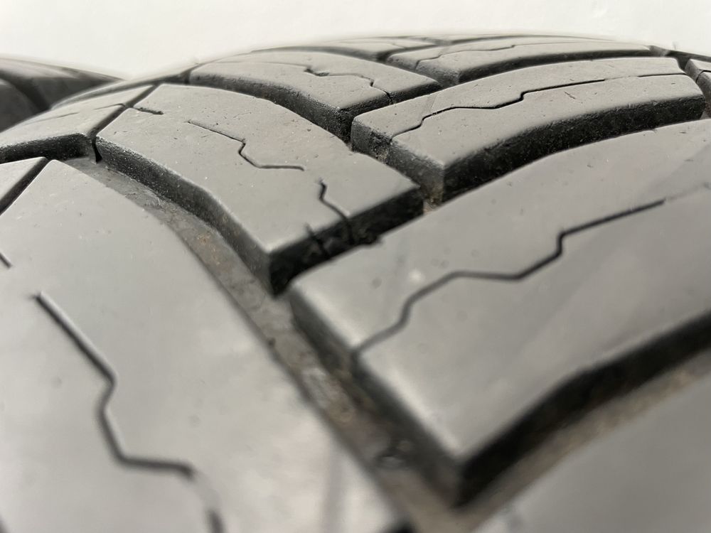 4 Pneus 215/65 R16C Michelin