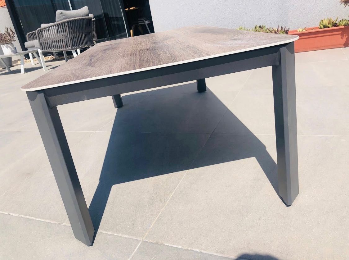 Mesa exterior Hesperide