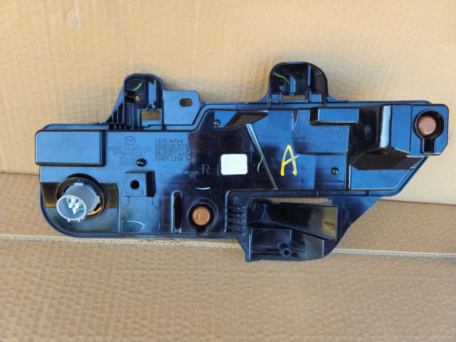 Mazda CX-30, halogeny, kierunkowskazy LED DRL, wer. USA, komplet