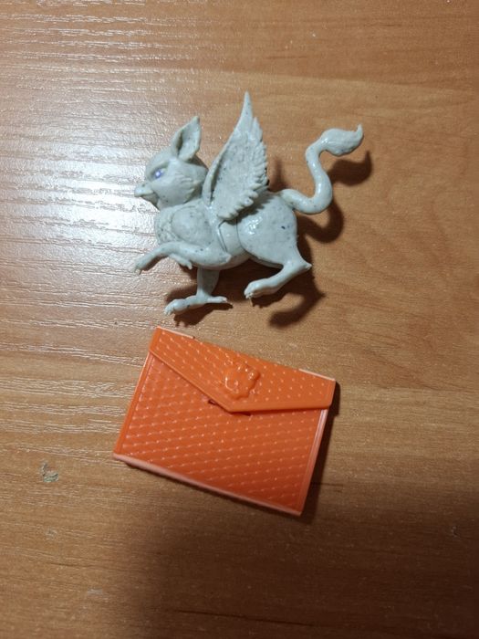 Пет і папка (зайнято)