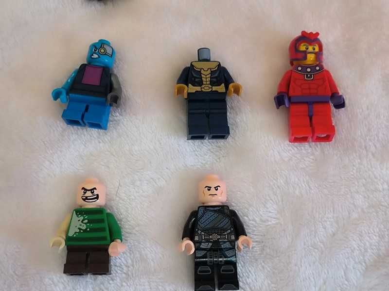 Pack mini figuras Lego Marvel e Lego DC Comics