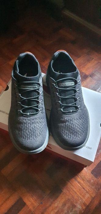 Ténis Skechers ArchFit pretos sem cordões pretos tamanho 41