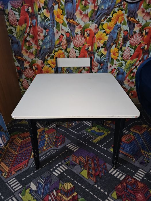 Продам дитячій стол+стул