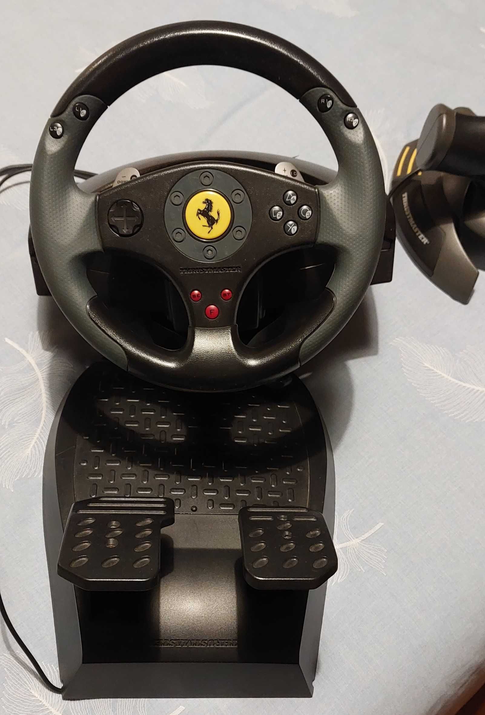 Volante, pedais e joystick THRUSTMASTER