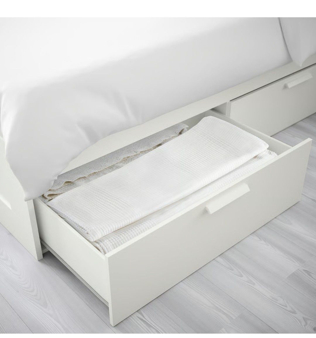Cama completa IKEA 140 x 200cm em  ótimo estado com colchão!!!