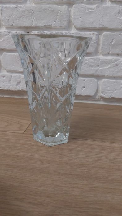 Кришталеві вази для квітів