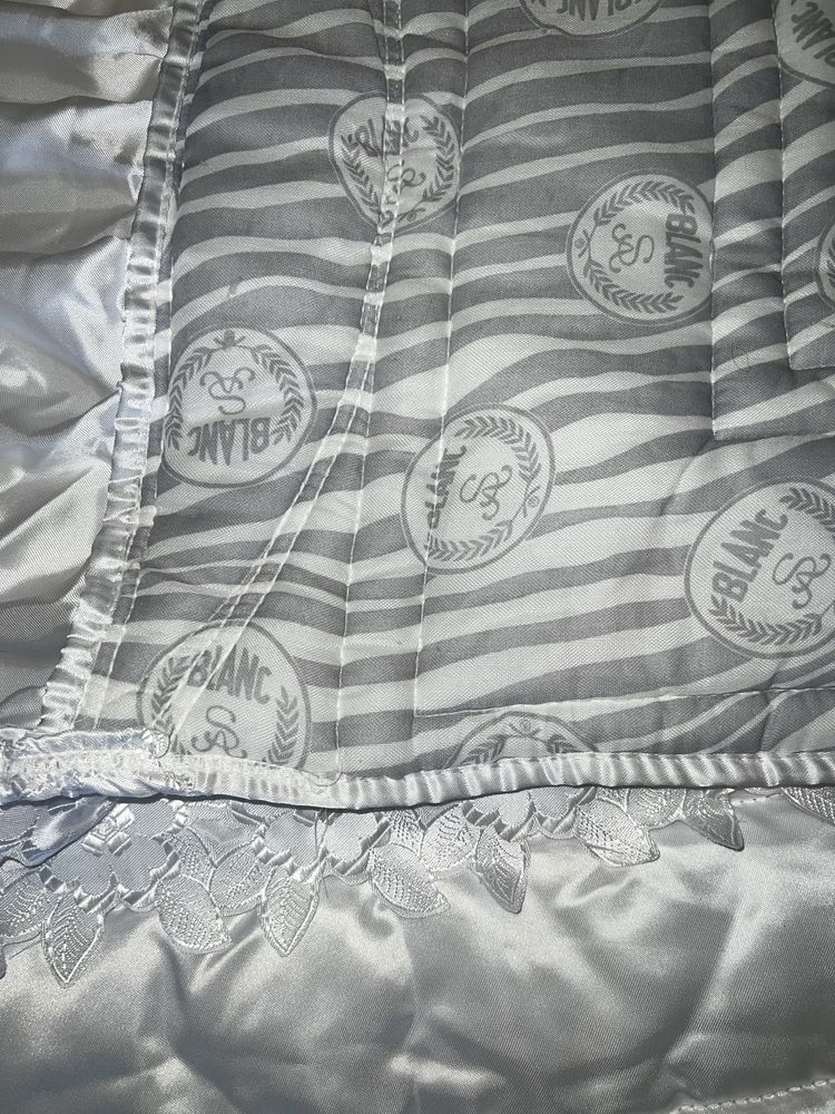 Conjunto de cama: Colcha e almofadas