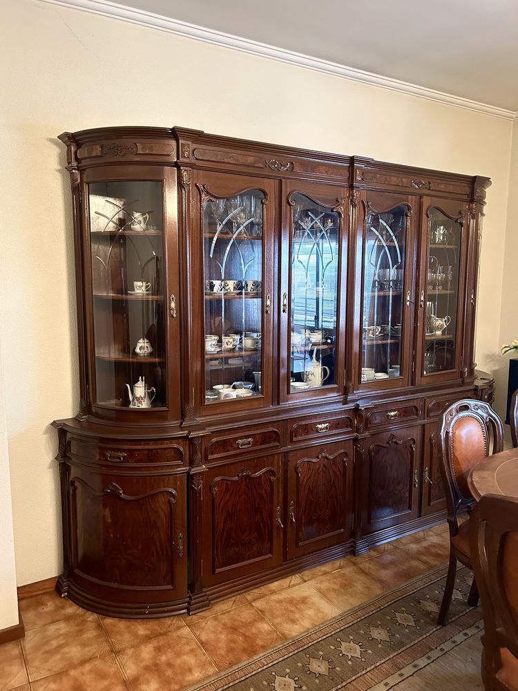 Móvel de sala cristaleiro