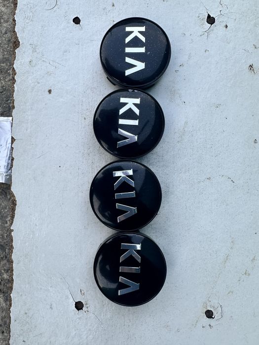 Центральный колпачок на диск kia