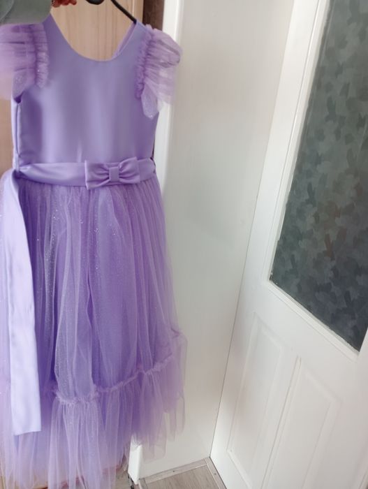 Нарядне плаття дуже гарне та ніжне