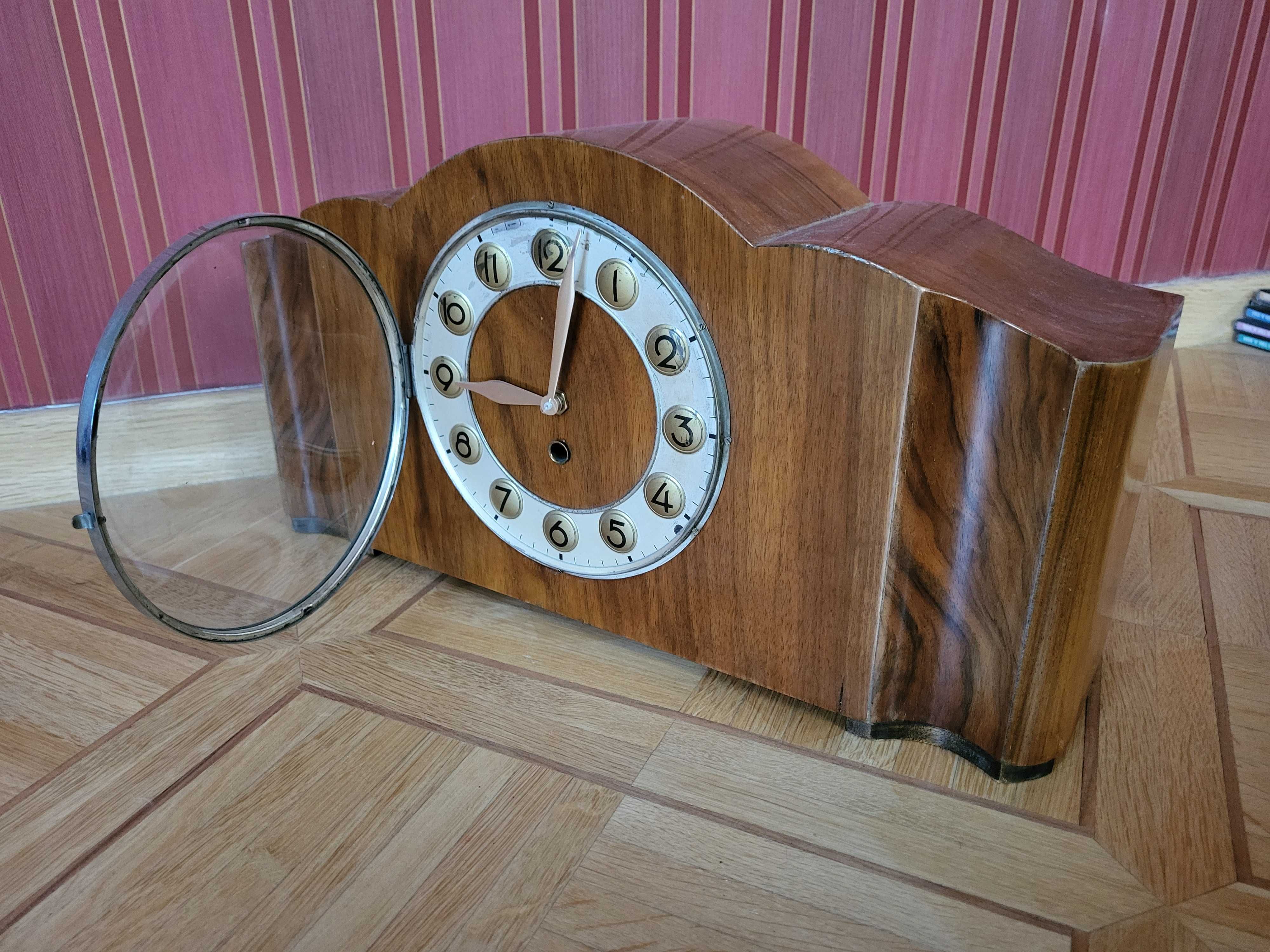 Przedwojenny oryginalny zegar gabinetowy / kominkowy (napęd elektron.)