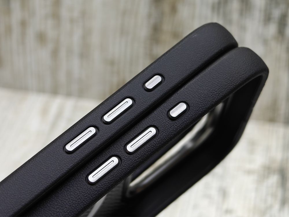 Чехол кожаный Leather Case MagSafe на iPhone 16 Pro Max