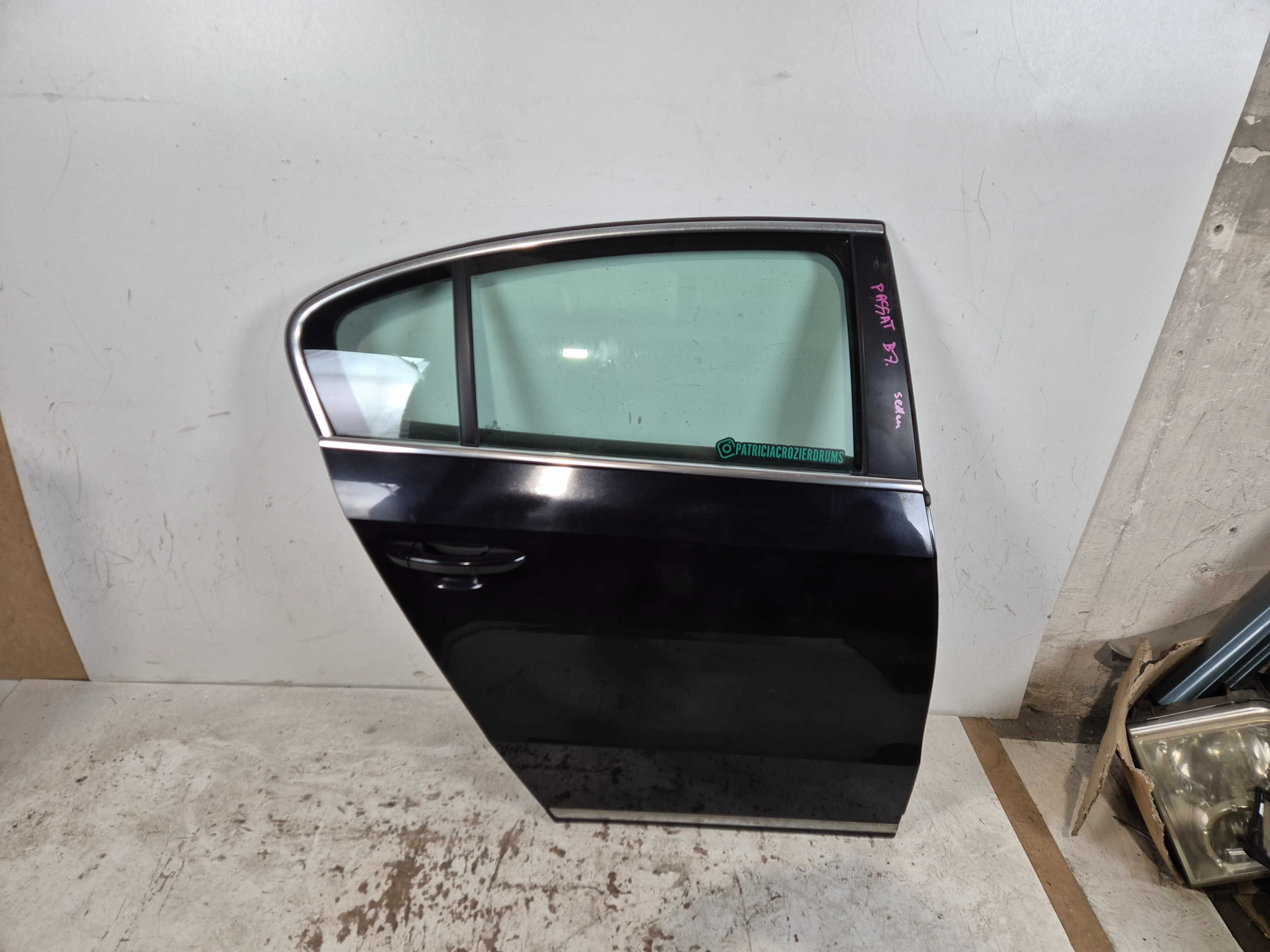Volkswagen Passat B7 sedan drzwi prawe tylne tył.