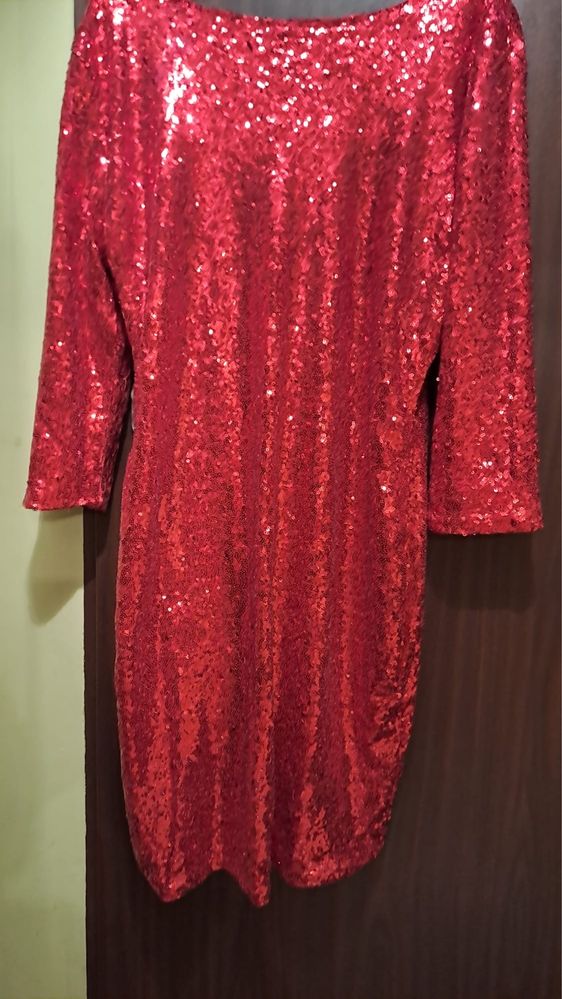Czerwona sukienka w cekiny Rozmiar M/L