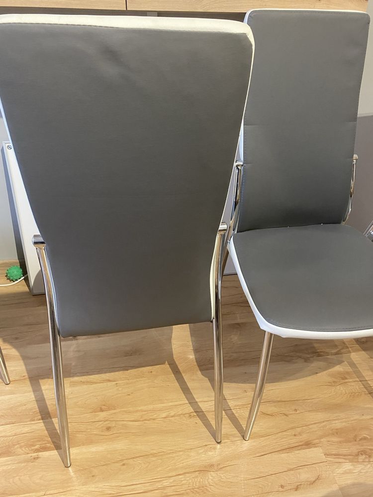 Komplet krzeseł stołowych